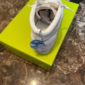 Gianni Bini ankle sneaker